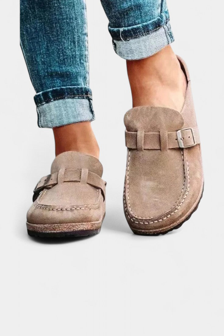 Elora | Zuecos Clásicos de Ante