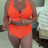 Bikini triangular de color sólido
